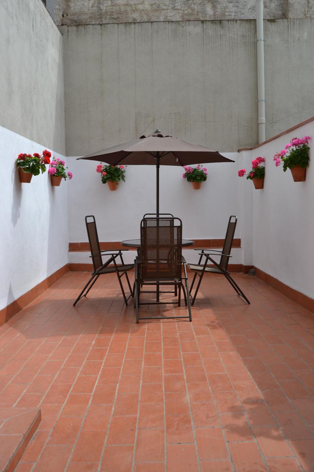 Apartments Figueres Фігерас Екстер'єр фото